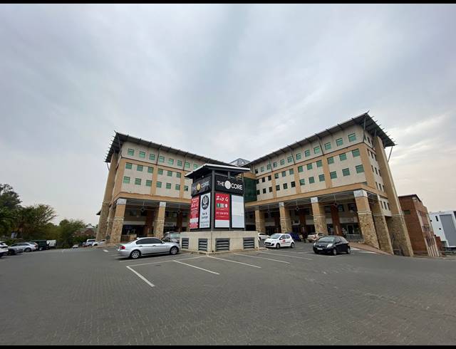 90M² OFFICE TO LET IN SUNNINGHILL